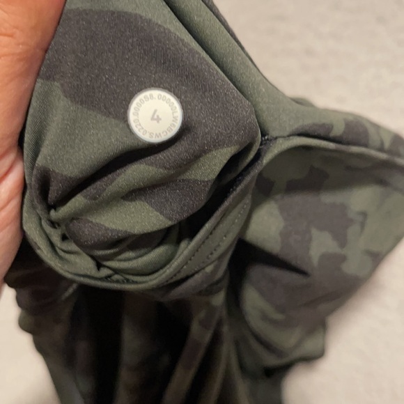 Lululemon Fast and Free Crop II 19" *Non-Reflective size 4 green camo - Picture 7 of 7
